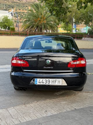 Skoda Superb 2011