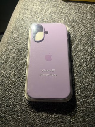 Funda Silicona iPhone 17 Morada