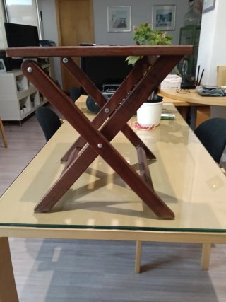 Mesa auxiliar de teca plegable