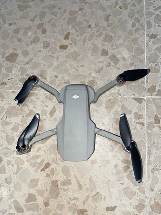 Dron DJI Mavic Gris