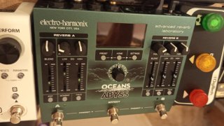 EHX Oceans Abyss Reverb Pedal