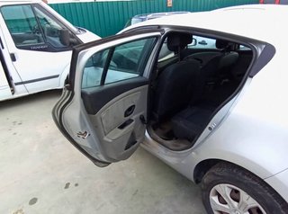 140438 porton tras 901002517r renault megane iii