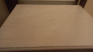 Mueble beige y blanco