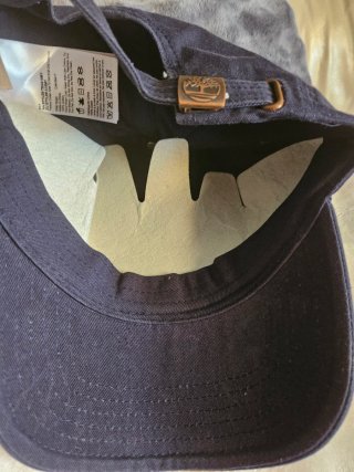 Gorra Timberland Azul con Bordado Dorado