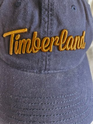 Gorra Timberland Azul con Bordado Dorado