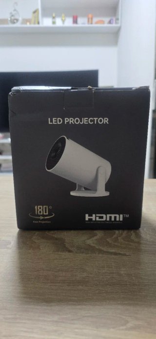 Mini proyector LED blanco y negro