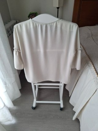 Blusa beige manga acampanada Talla M + regalo