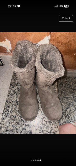 Stivaletti Guess scamosciati grigi con fiocchi