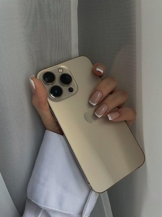 iPhone 14 Pro Max Dorado