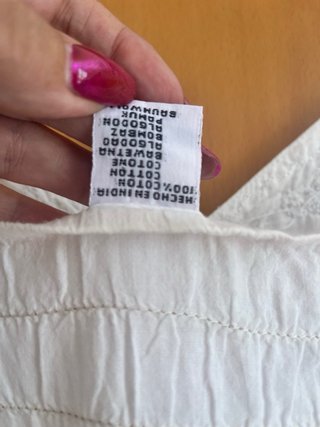 Vestido blanco con bordados y lentejuelas
