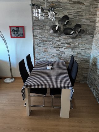 Mesa comedor cristal + 4 sillas y mesa auxiliar