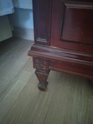 Cómoda de madera con 7 cajones