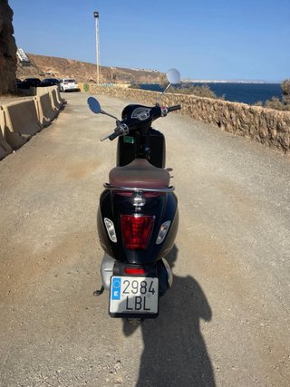 Vespa Primavera 125 Negra