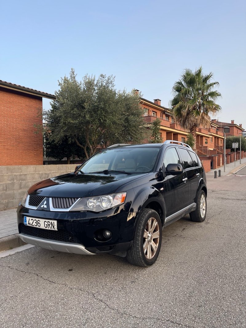 Mitsubishi Outlander 4x4 Bola remolque - foto 1