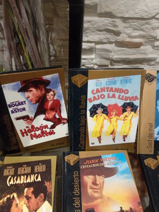 Cine De Oro El Pais Con Libreto. 1,50€ la unidad.