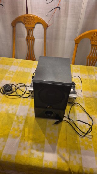 Subwoofer Philips para PC con altavoces