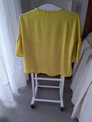 Blusa amarilla manga acampanada Talla M+Regalo