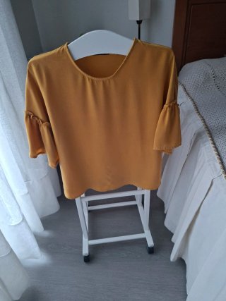 Blusa amarilla manga acampanada Talla M+Regalo