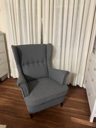 Sillón orejero Ikea gris tela