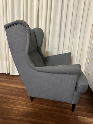 Sillón orejero Ikea gris tela