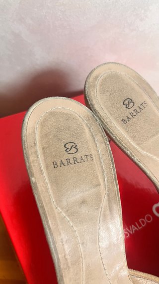 Chanclas tacón Barrats beige/dorado