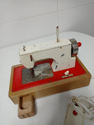 Máquina de coser antigua.