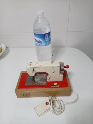 Máquina de coser antigua.