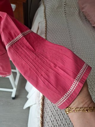 Blusa coral bordada talla M