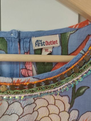 Vestido playero estampado flores The First Outlet