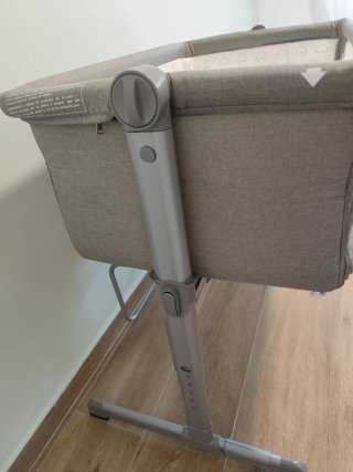 Minicuna bebé gris
