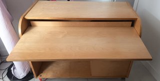 Escritorio y silla de oficina azul