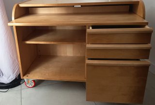 Escritorio y silla de oficina azul