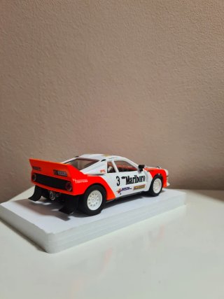 Scalextric Lancia 037 Marlboro 3