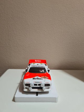 Scalextric Lancia 037 Marlboro 3