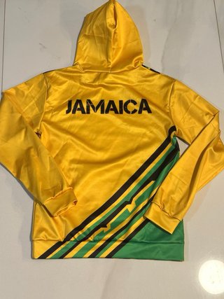Caja con 10 prendas de ropa variada