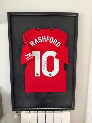 Camiseta firmada por Marcus Rashford