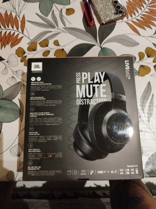 Auriculares JBL LIVE 660NC Negro