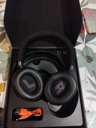 Auriculares JBL LIVE 660NC Negro