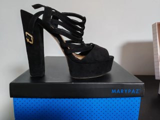 Zapatos de tacón MaryPaz ante negro