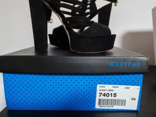 Zapatos de tacón MaryPaz ante negro