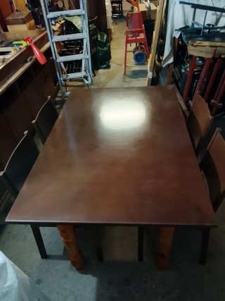 Mesa de comedor con 4 sillas