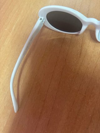 Gafas de sol blancas y negras para postureo