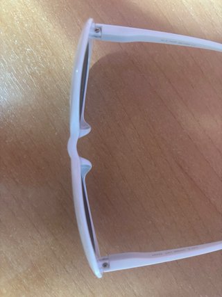 Gafas de sol blancas y negras para postureo