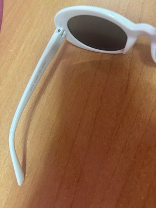 Gafas de sol blancas y negras para postureo