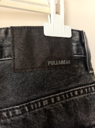 Pantalón vaquero PULL&BEAR gris oscuro