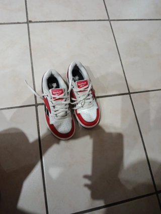 Scarpe bambino 12.00€Reebok bianche e rosse n 31