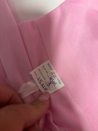 Vestido de fiesta rosa con pedrería