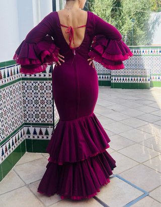 Traje de flamenca buganvilla con volantes fucsia
