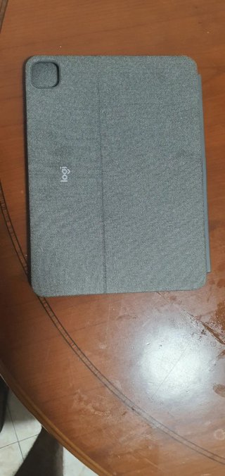 Teclado Logitech Combo Touch iPad Pro 11