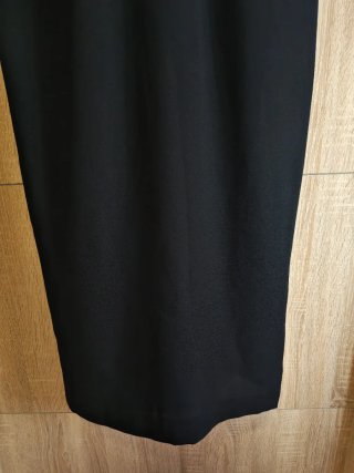 Vestido Negro con Encaje Blanco